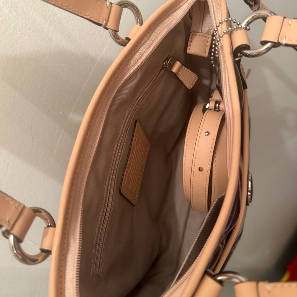 Beautiful Brown Coach Bag in Great Condition - Picture 4 of 4